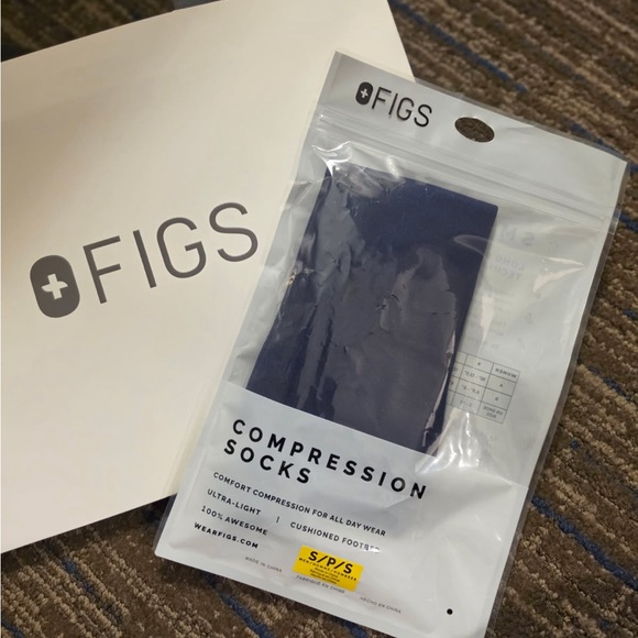FIGS Compression Socks - Picture 1 of 4